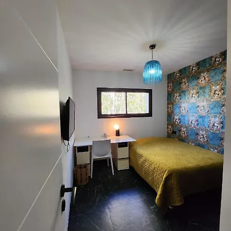 Villa JOUBLIE TOUT! CALME BORD de MER SHOPPING FIESTA MÉNAGE WIFI 2 PARKING INCLUS 8 personnes