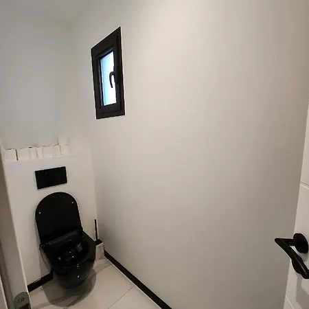 Joublie Tout! Calme Bord Shopping, Menage Linge Wifi 2 Parking Inclus 8 Personnes