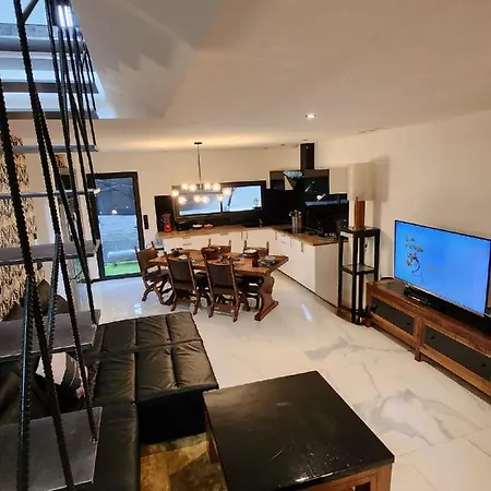 Joublie Tout! Calme Bord Shopping, Menage Linge Wifi 2 Parking Inclus 8 Personnes Villa *
