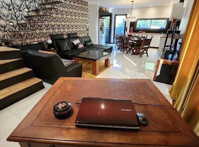 Villa Joublie Tout! Clim Calme Bord De Shopping Activites Wifi 2 Parking Menage Inclus 8 Personnes