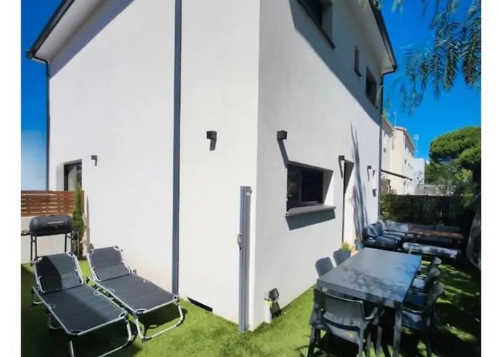 Joublie Tout! Clim Calme Bord De Shopping Activites Wifi 2 Parking Menage Inclus 8 Personnes Villa